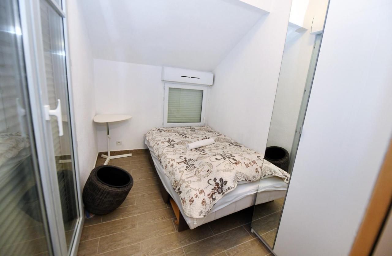 Apartmani Ivan V Relax Vodice Luaran gambar